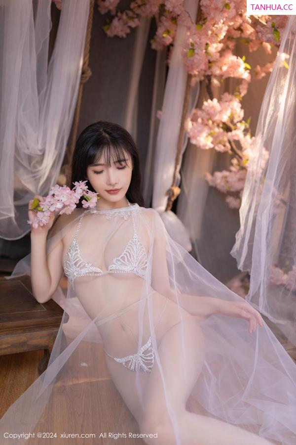 陆萱萱  [XiuRen]高清写真图 2024.07.04 No.8807 陆萱萱 性感美腿第23张图片